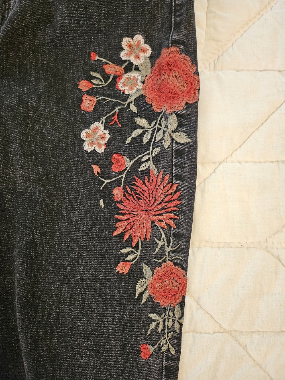 A.N.A. - Black Floral Embroidered Jeggings Size 4 - Picture 10 of 10